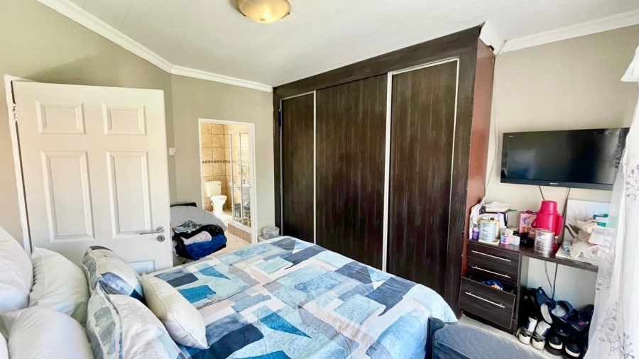 To Let 3 Bedroom Property for Rent in Waterval East North West